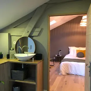  Hébergement de vacances Le Du Trianon D'yss France
